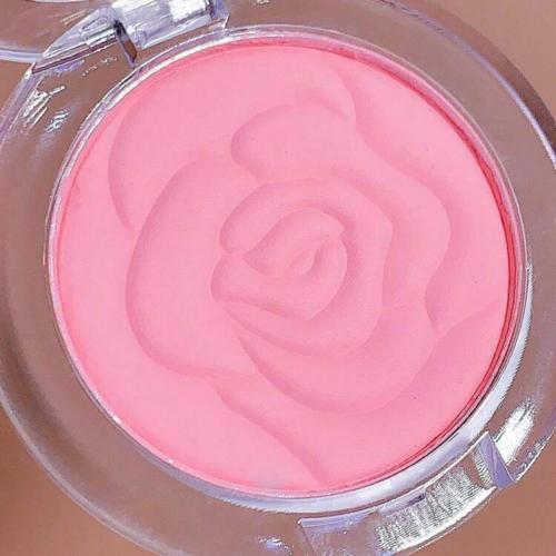 بلشر على شكل وردة بلون الوردي جميل للتوزيعات والاس...