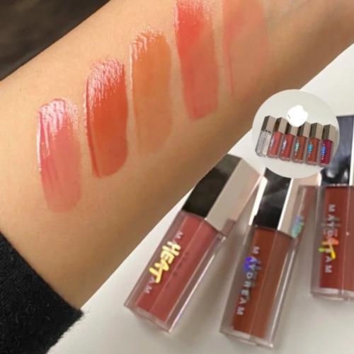 قلوس شفاة مجموعة من ٦ اللوان مختلفة مناسبة للتوزيع...