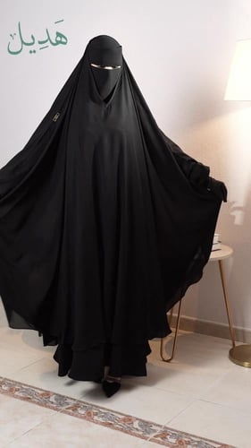 خمار اسلامي مع قفازات