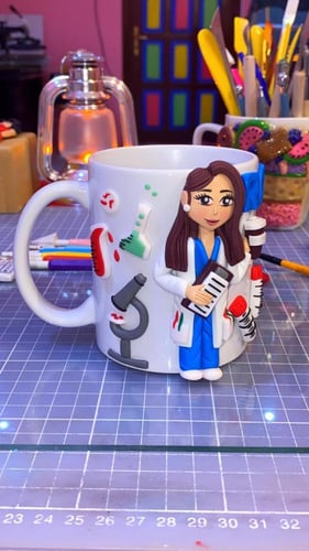 كوب أخصائية مختبر