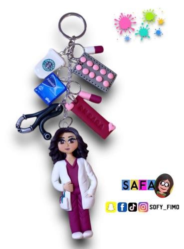 مدالية ممرضة