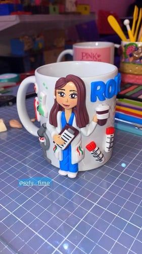 كوب أخصائية مختبر