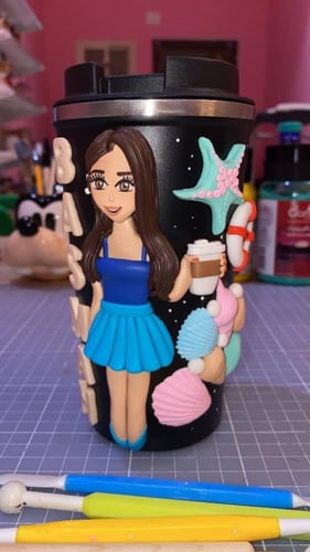 بنت تحب البحر والسباحة كوب حافظ للحرارة