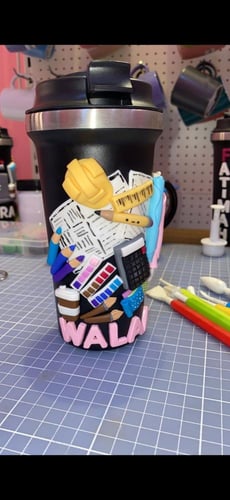 مهندسة تصميم داخلي كوب حافظ للحرارة