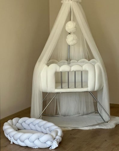 سرير استقبال مواليد مع الناموسية