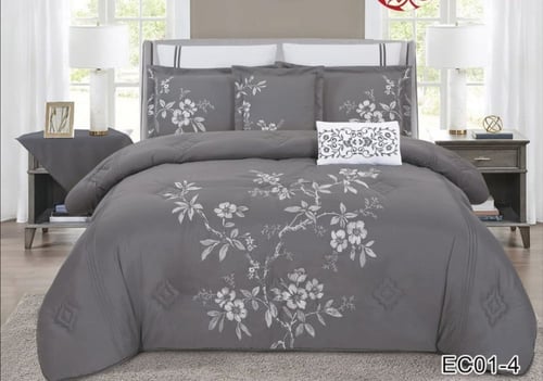 مفرش صيفي مطرز مكروفايبر بحشوة سميكه نفرين 8 قطع