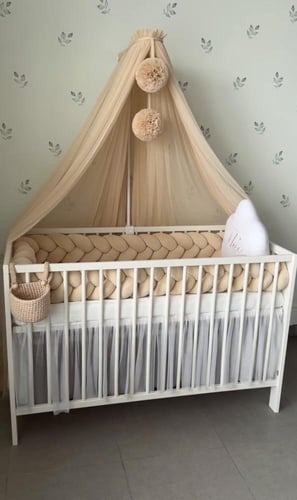 طقم سرير الطفل وناموسية وظفيرة وسحابة