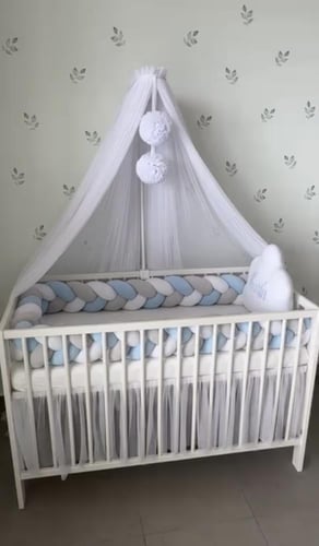 طقم سرير الطفل وناموسية وظفيرة وسحابة