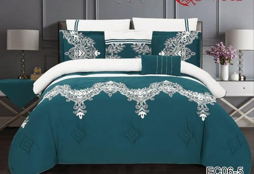 مفرش صيفي مطرز مكروفايبر بحشوة سميكه نفرين 8 قطع