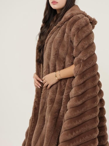 بشت نسائي مغربي فرو ناعم من الخارج