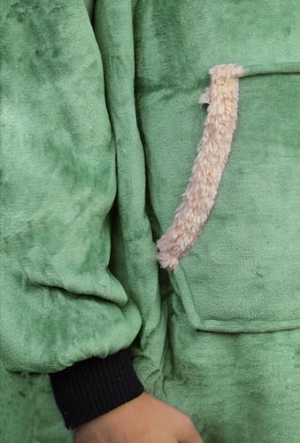 بلوفر للجنسين فرو شتوي فري سايز* *فرو ناعم من الدا...