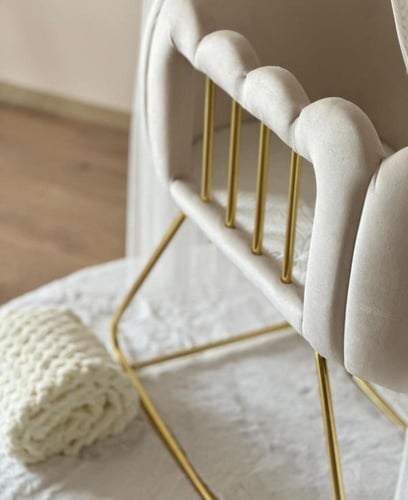 سرير استقبال مواليد مع الناموسية