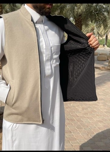 سدريه رجالي وجهين الوجه الاول قماش جوخ الوجه الثان...