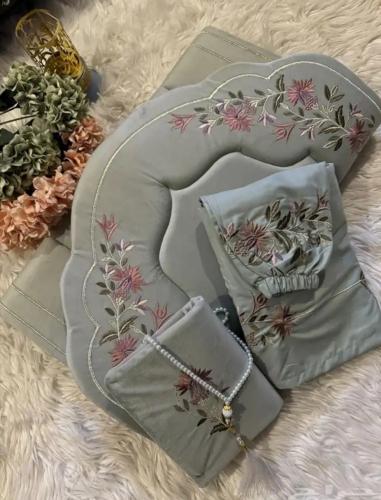 طقم مطرز ثلاث قطع