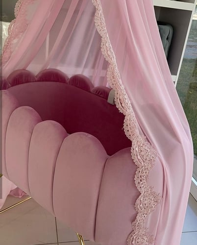 سرير استقبال مواليد مع الناموسية