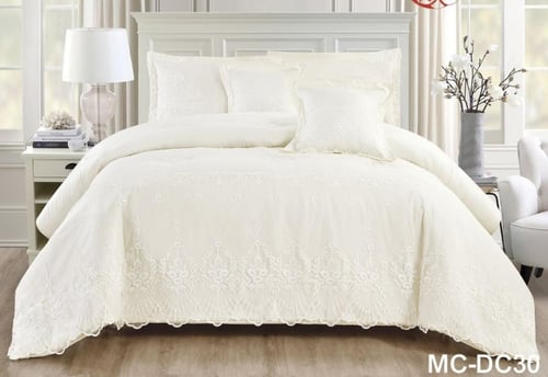 مفرش نفرين عرايسي ويوجد نفرونص ويستخدم نفاس فخم ور...