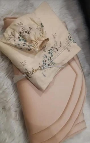 طقم صلاة مطرز سجادة سادة