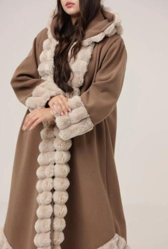 فروه نسائي قماش جوخ بفرو مدرج على الاطراف