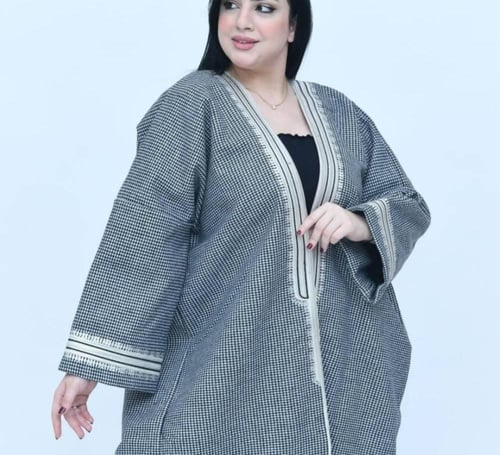 بشت نسائي جوخ كم عباية