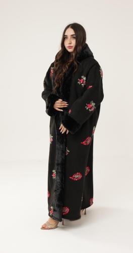 فروه نسائي قماش مخمل بتطريز مورد