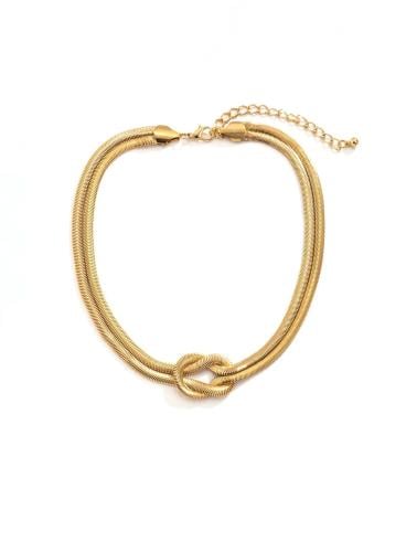 قلادة تتوسطها عقدة