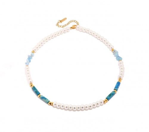 قلادة لؤلؤ مزينة بِاحجار