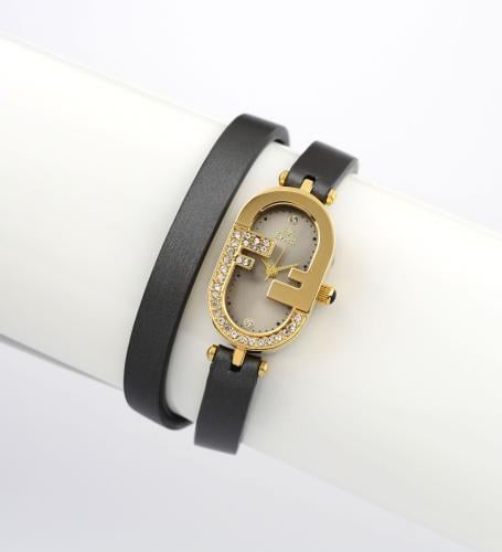 ساعة نسائية فندي رمادي جلد