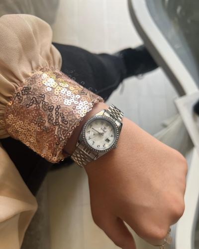 ساعة حريمى ارقام عربية