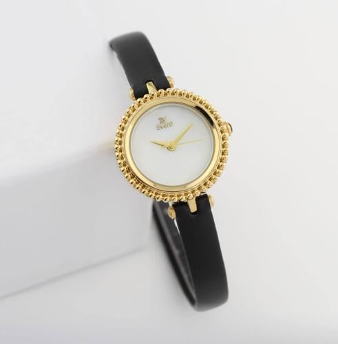 ساعة نسائية VAN اسود مينا فضي