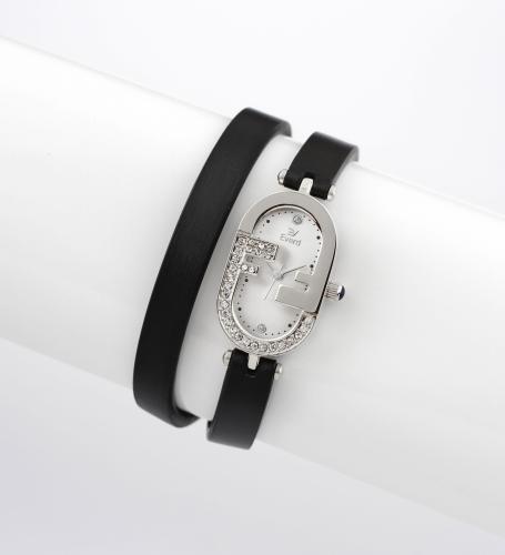 ساعة نسائية فندي اسود