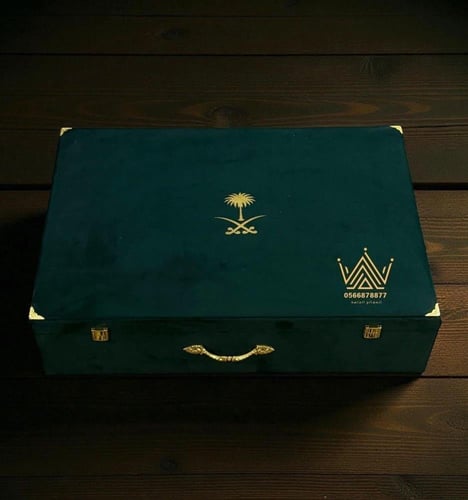 فروه وجهين دقه بشت اسود حليبي