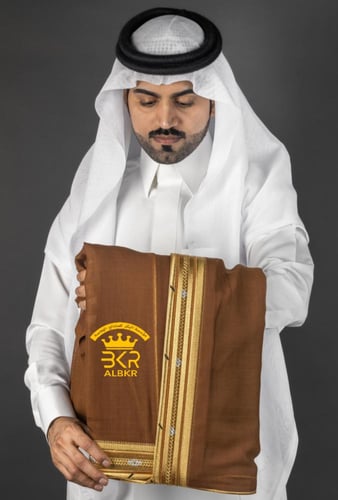 البشت المميز دقه ملكي الاشقر