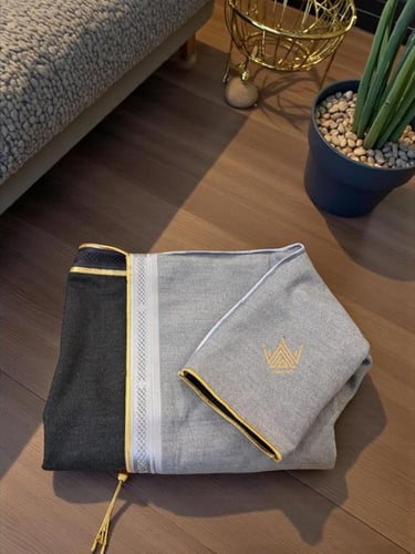 فروه وجهين دقه بشت اسود حليبي