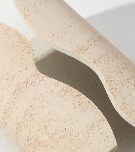 علبة مناديل حجرية