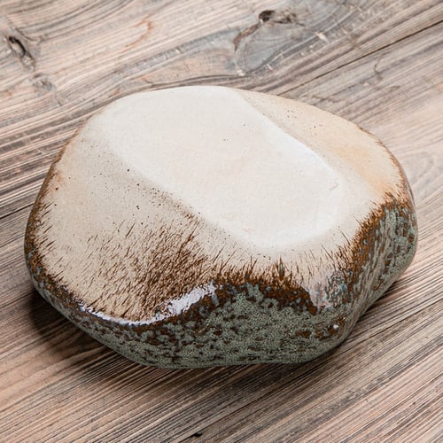 وعاء زهور من السيراميك المعتق