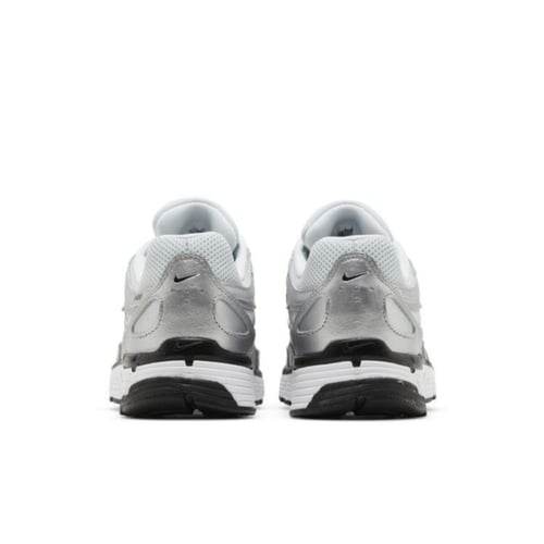 NIKE P6000