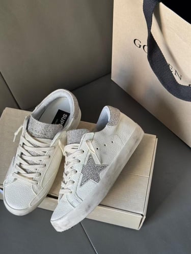Golden Goose )
