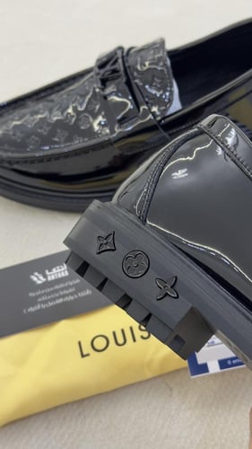 شوز LV رسمي اسود لماع