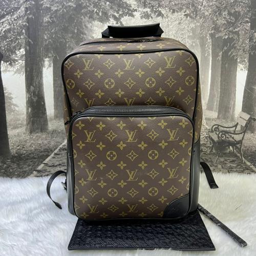 شنطه ضهر LV الفاخر بني