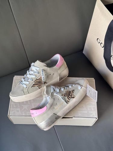 Golden Goose )