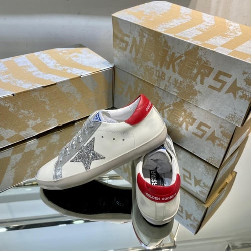 Golden Goose ( خلفيه احمر )