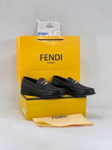 حذاء FENDI رسمي
