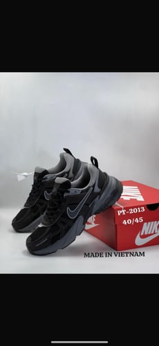 اسود-. nike V2K Run