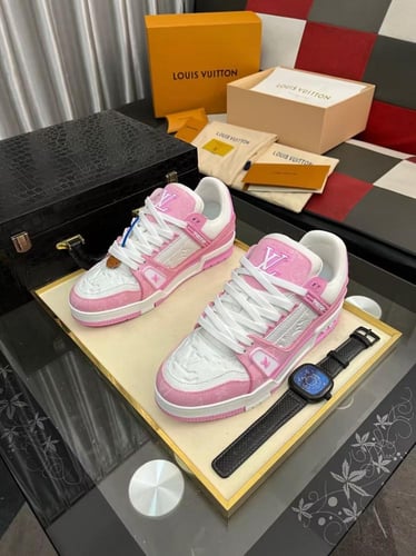 حذاء LV وردي