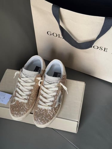 Golden Goose )