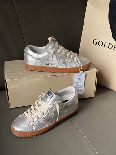 Golden Goose )