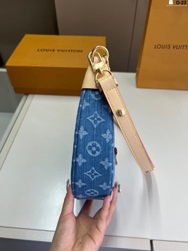شنطه نسائيه Louis Vuitton