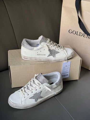 Golden Goose )