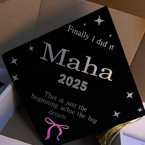 قصاصات قبعه التخرج الاسم فقط بدون قبعه