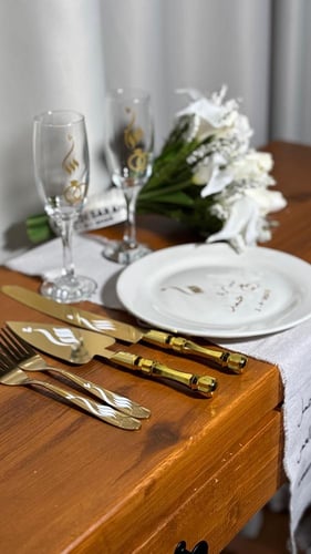 بكج طقم كيك + مسكه ورد مع شريطه